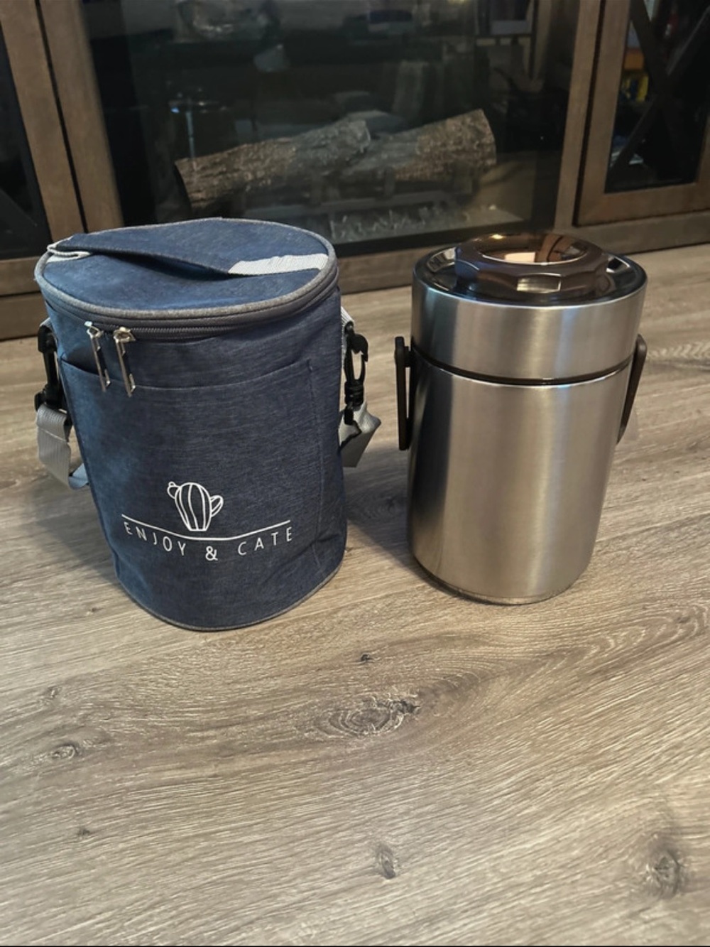 Stackable bento food containers